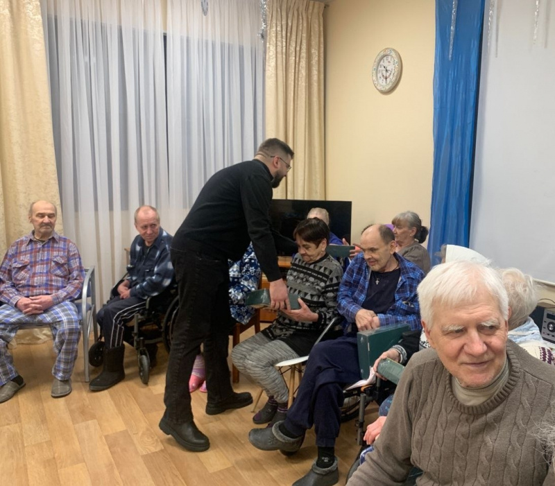    Новогодние подарки от Минздрава Карелии получили те, кто требует особой заботы Минздрав Карелии