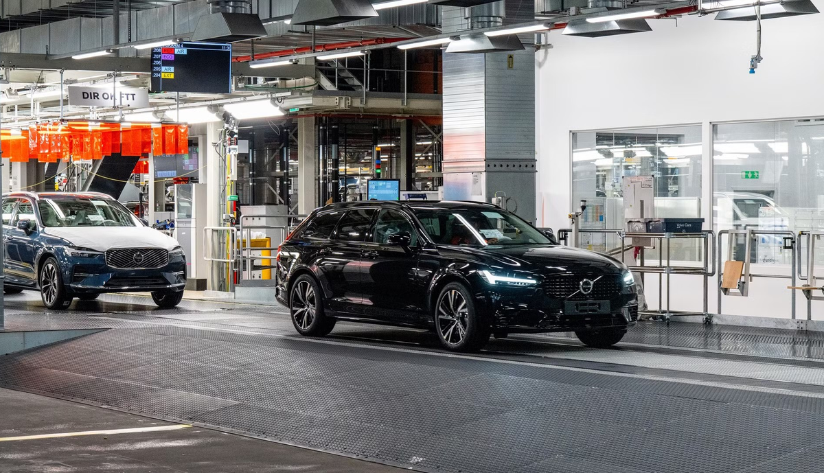 Прекращение выпуска большого универсала Volvo V90