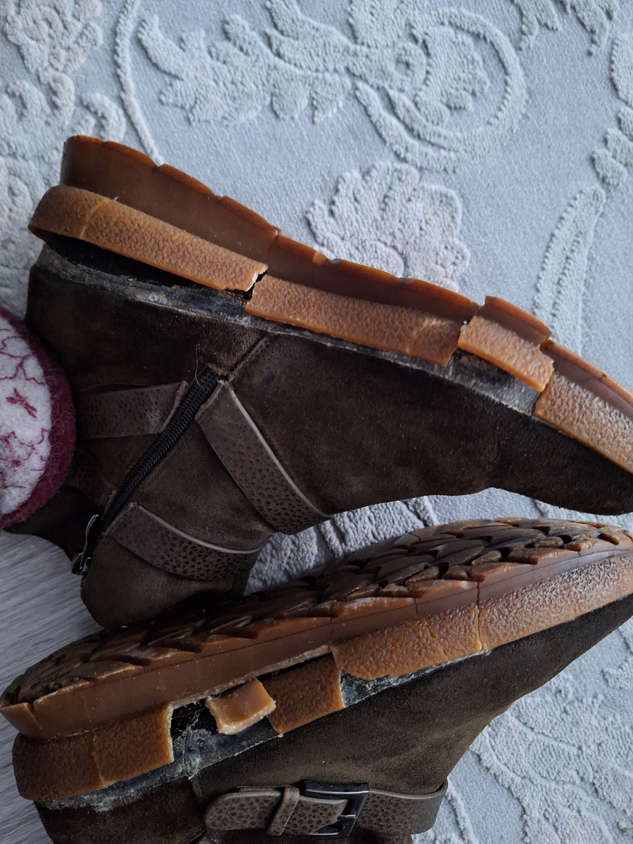 Подошва просто рассыпалась