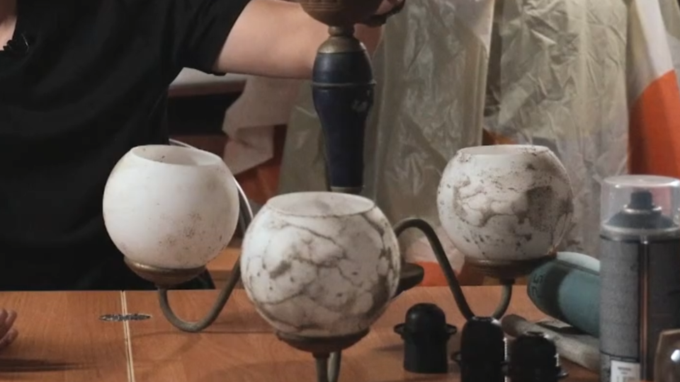 ФОТО: Кадр из программы "Купи-продай", РЕН ТВ