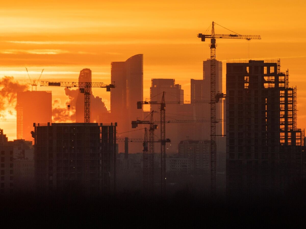    Небоскребы делового центра "Москва-сити" на восходе | © РИА Новости / Максим Блинов