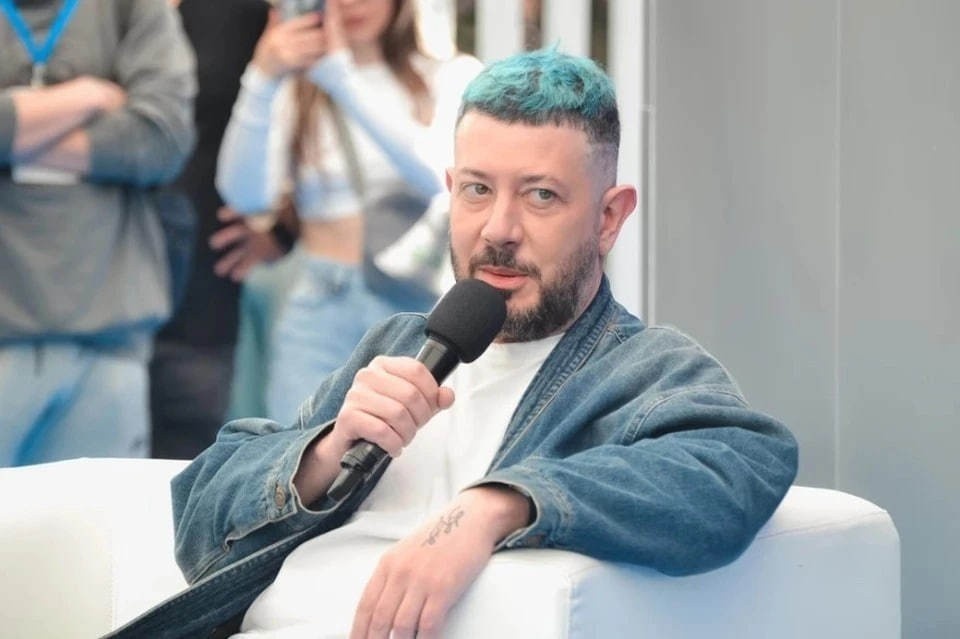    Артемий Лебедев заявил, что ему было неприятно находиться на радиозаводе в Риге Даниил ОПАРИН