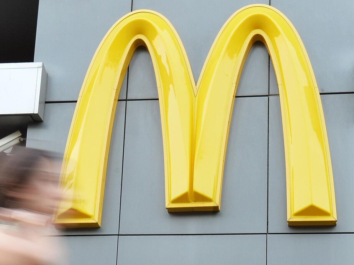    Логотип корпорации "Макдоналдс" | © РИА Новости / Владимир Песня