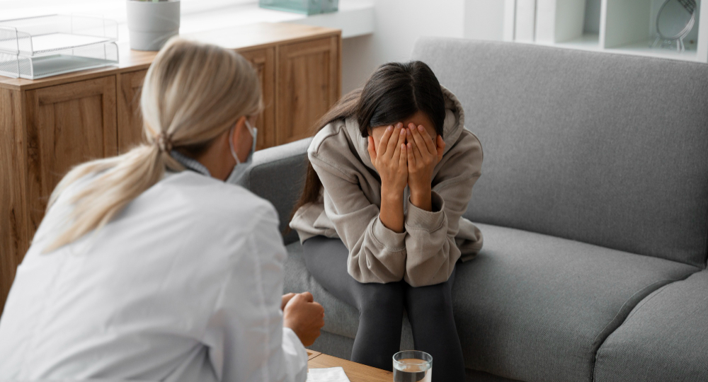 Всё «на всякий»: почему тревожные пациенты делают лишние стоматологические процедуры и как этого избежать.