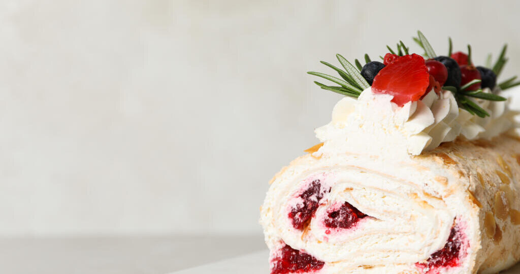 Как приготовить меренговый рулет- пошаговый рецепт