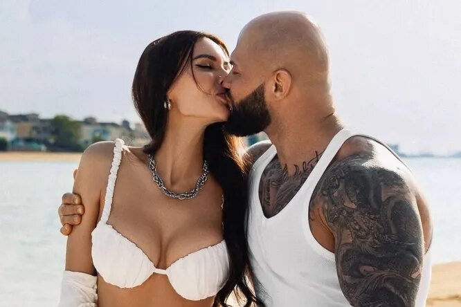     «Я нелюбимая дочь папы»: Оксана Самойлова объяснила крах брака с Джиганом