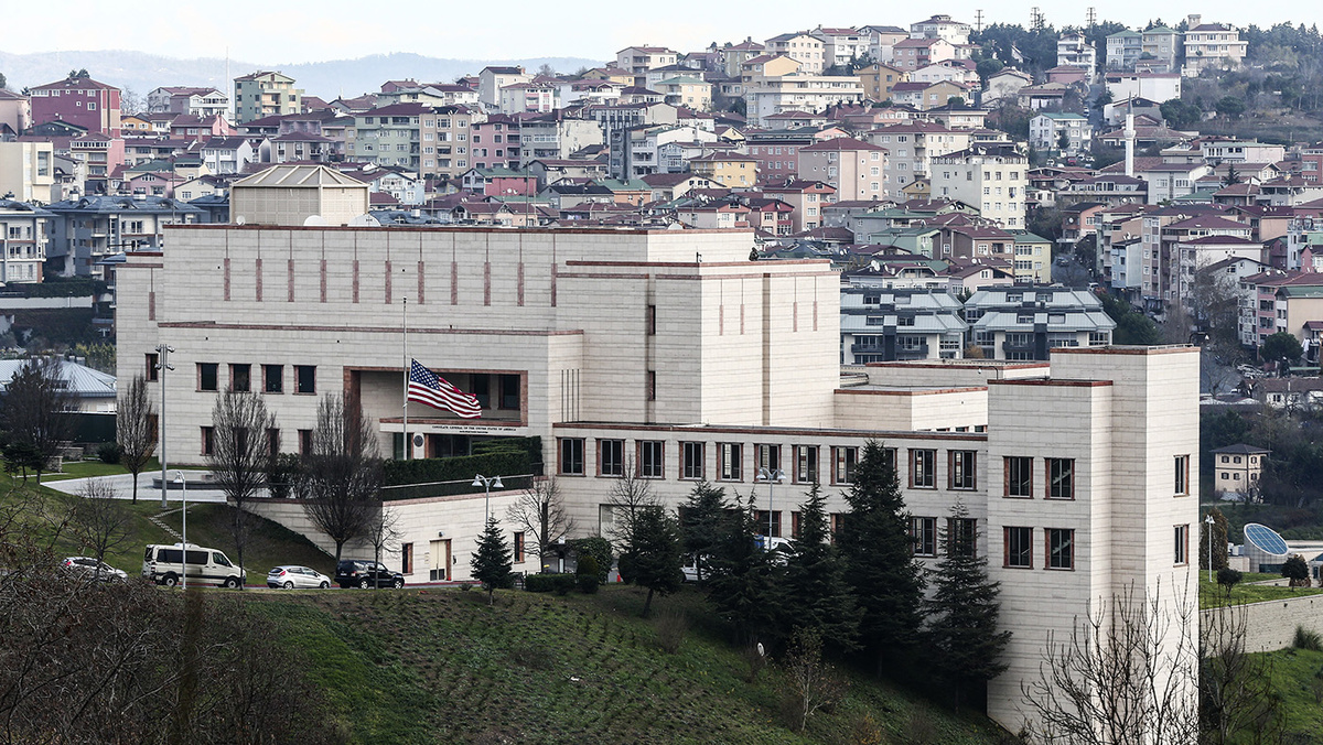   Berk Ozkan / Anadolu Agency / Getty Images- Архивное фото. Генеральное консульство Соединенных Штатов Америки в Стамбуле