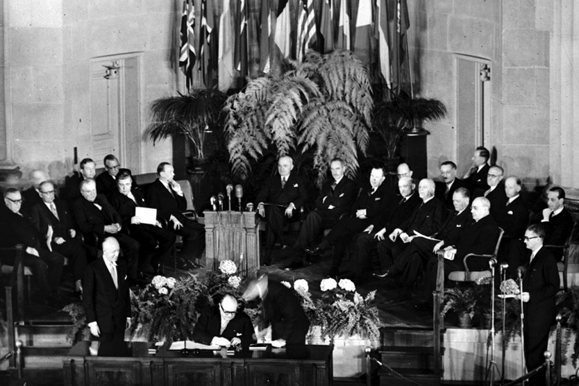    Переговоры о создании НАТО    
Фото: AP / TASS