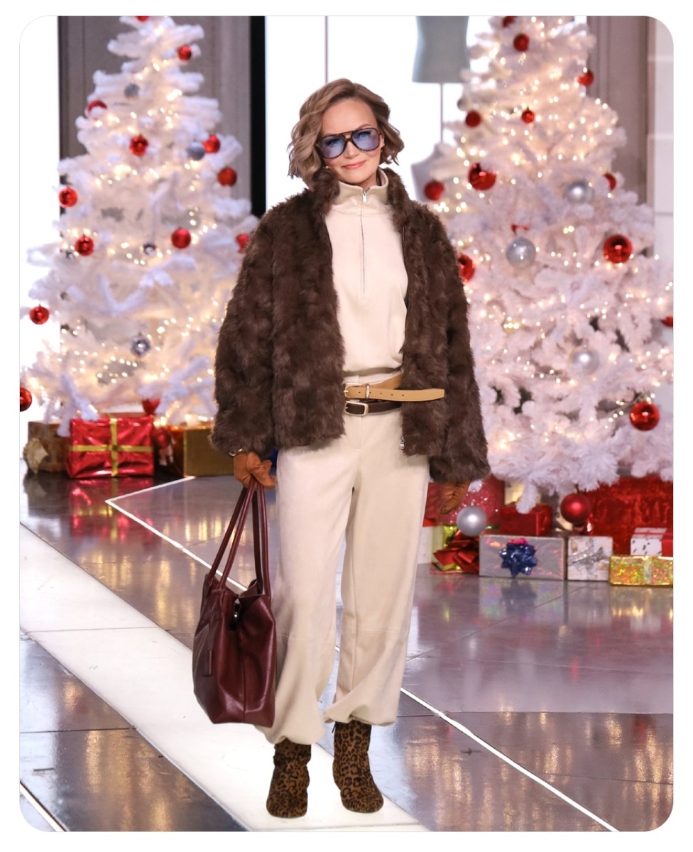 Второй образ ГГ, подобранный стилистами.