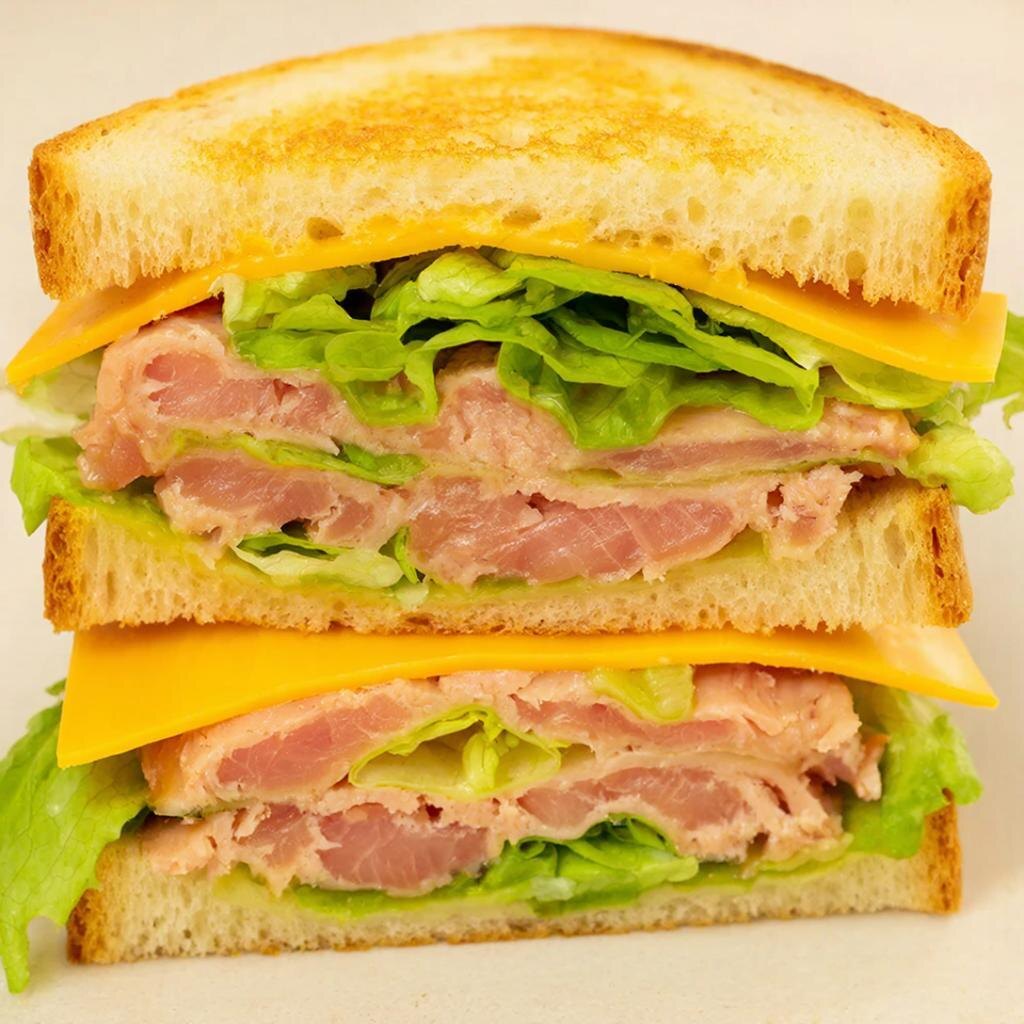 Сэндвич с тунцом, зеленым салатом и сыром чеддер: Быстрый, вкусный и полезный обед за 20 минут! 