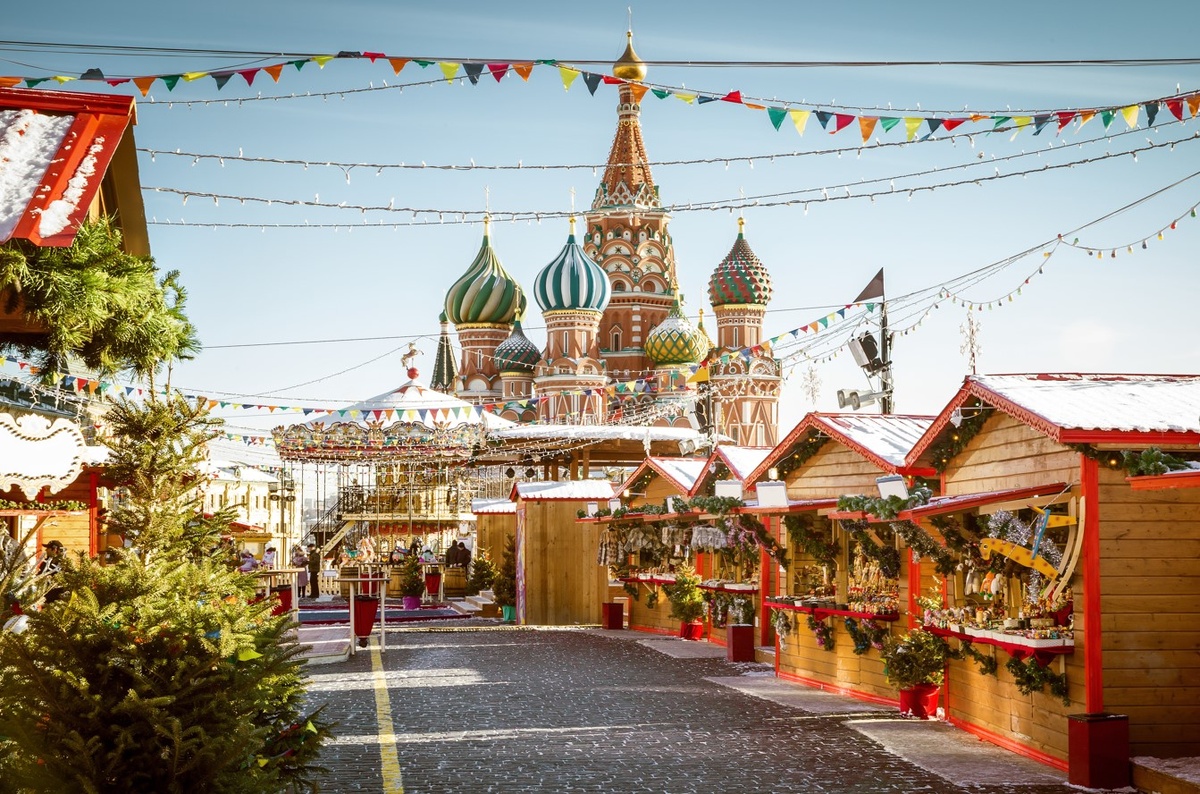 Mikolaj Niemczewski / Shutterstock / FOTODOM📷В 2025 году вблизи Красной площади открыли сразу несколько новогодних ярмарок