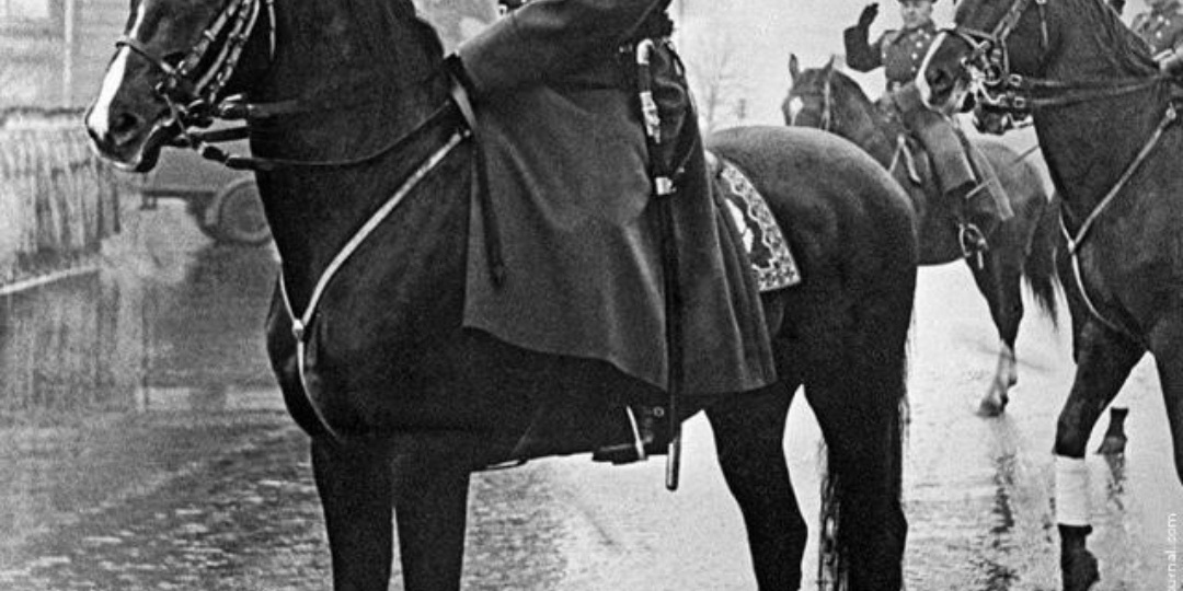 Красный Мюрат или виновник поражений? Разбираем миф о Будённом