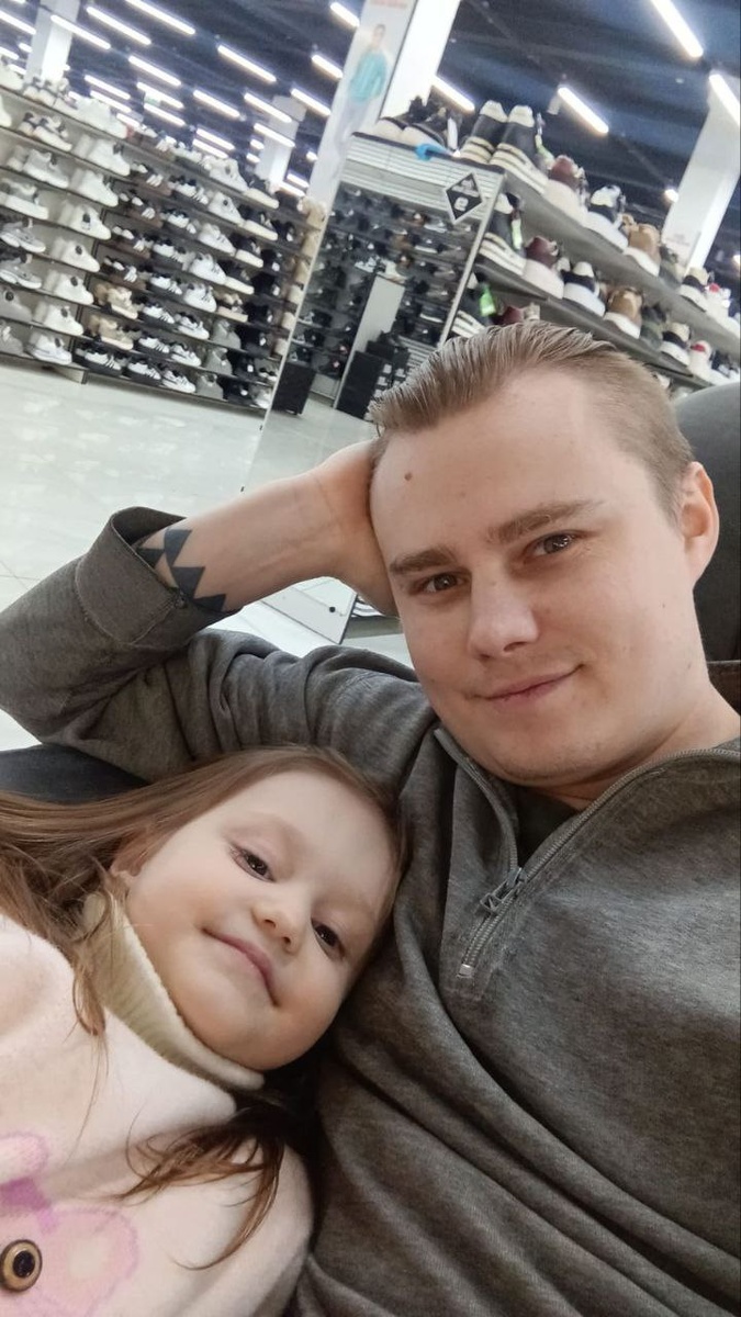 Сын с внучкой