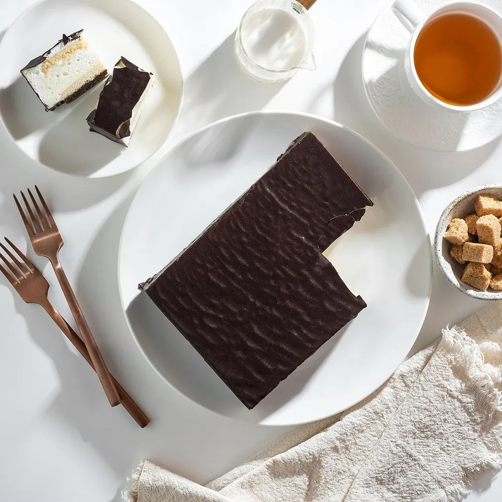 Торт "Птичье молоко" от комбината "Черёмушки" в наше время. Фото с сайта www.ozon.ru.