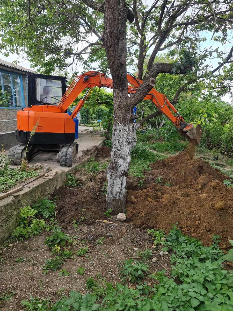 Готовим яму под септик