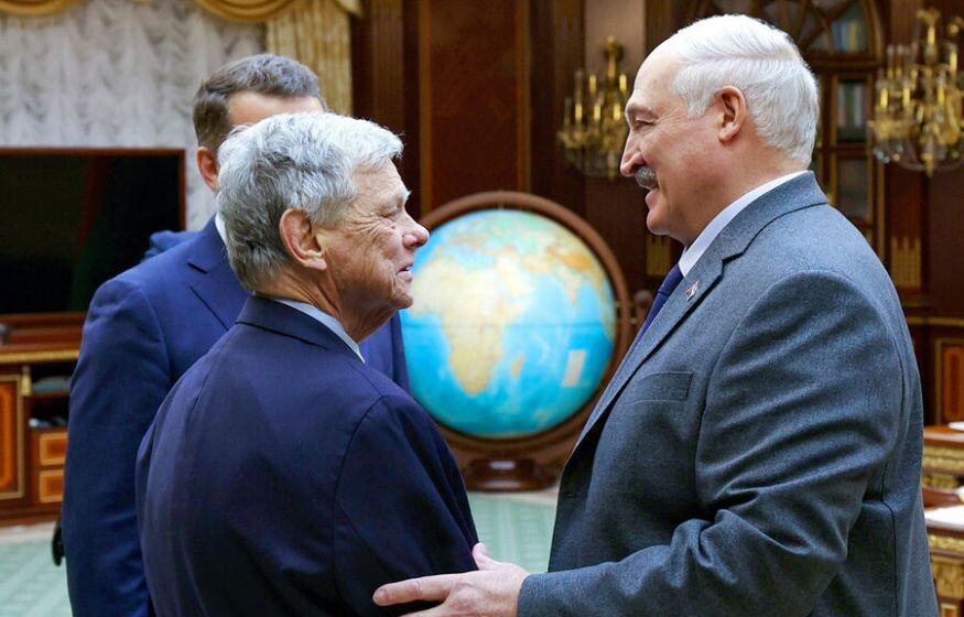    США предложили Лукашенко препарат для похудения