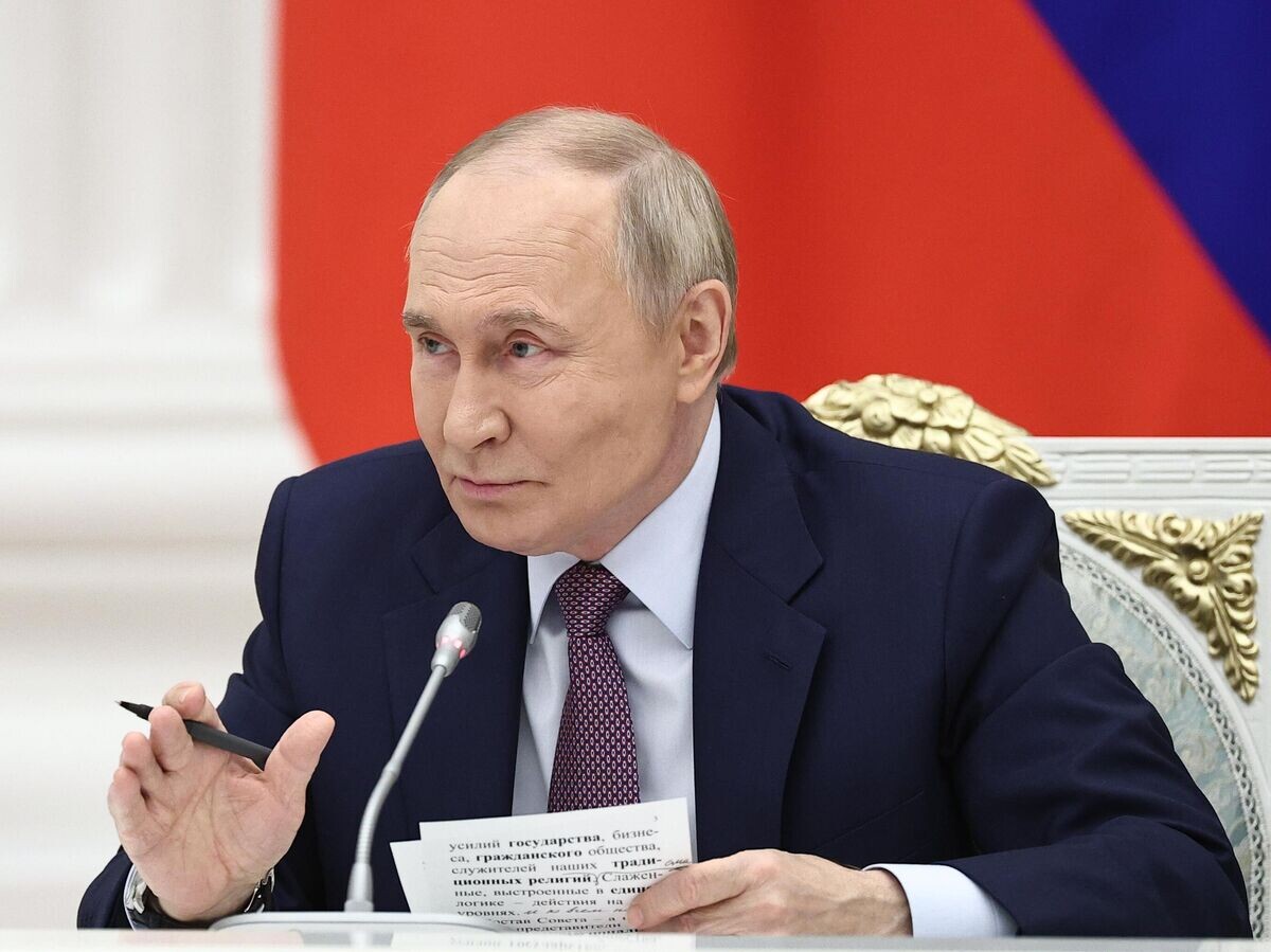    Президент РФ Владимир Путин на заседании Совета при президенте РФ по реализации государственной демографической и семейной политики | © РИА Новости / POOL