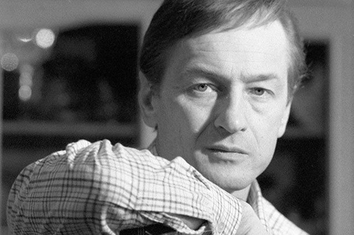 Михаил Ножкин.