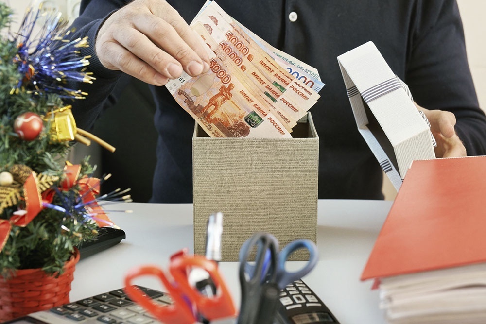    Премия - стимулирующая выплата, право на нее возникает только при выполнении установленных локальными актами требований. / Фото: iStock