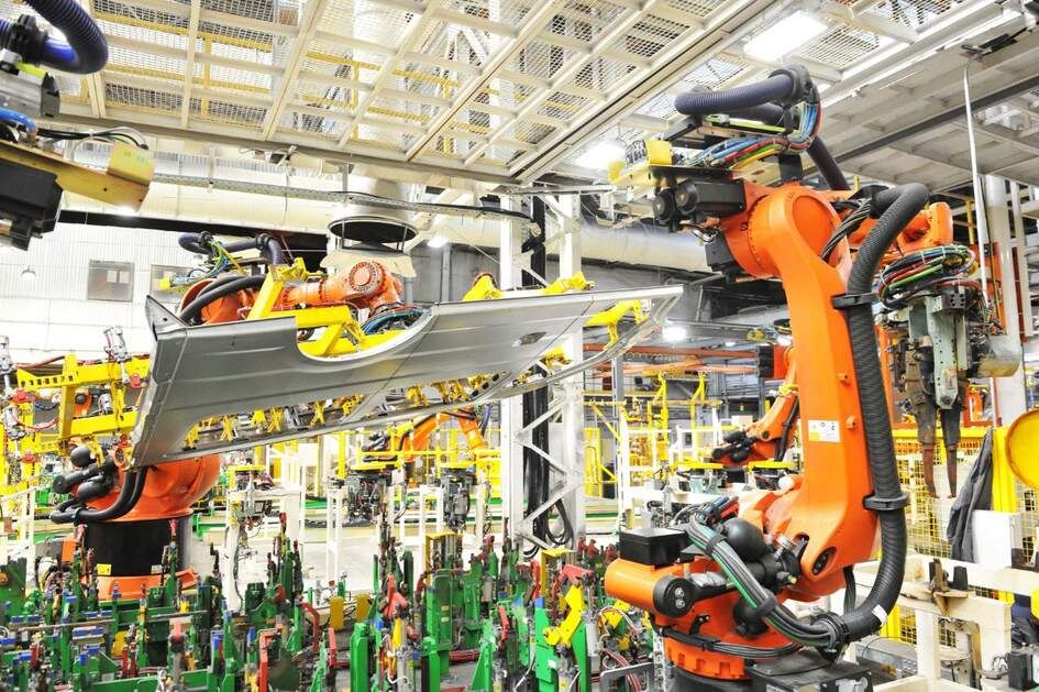 Не остался без изменений и участок сварки боковин кузова Соболь NN. 