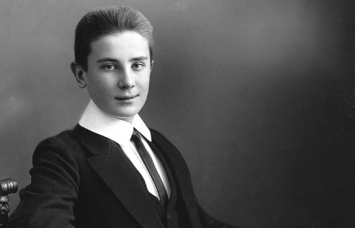 С раннего детства Феликс был непослушным ребенком.