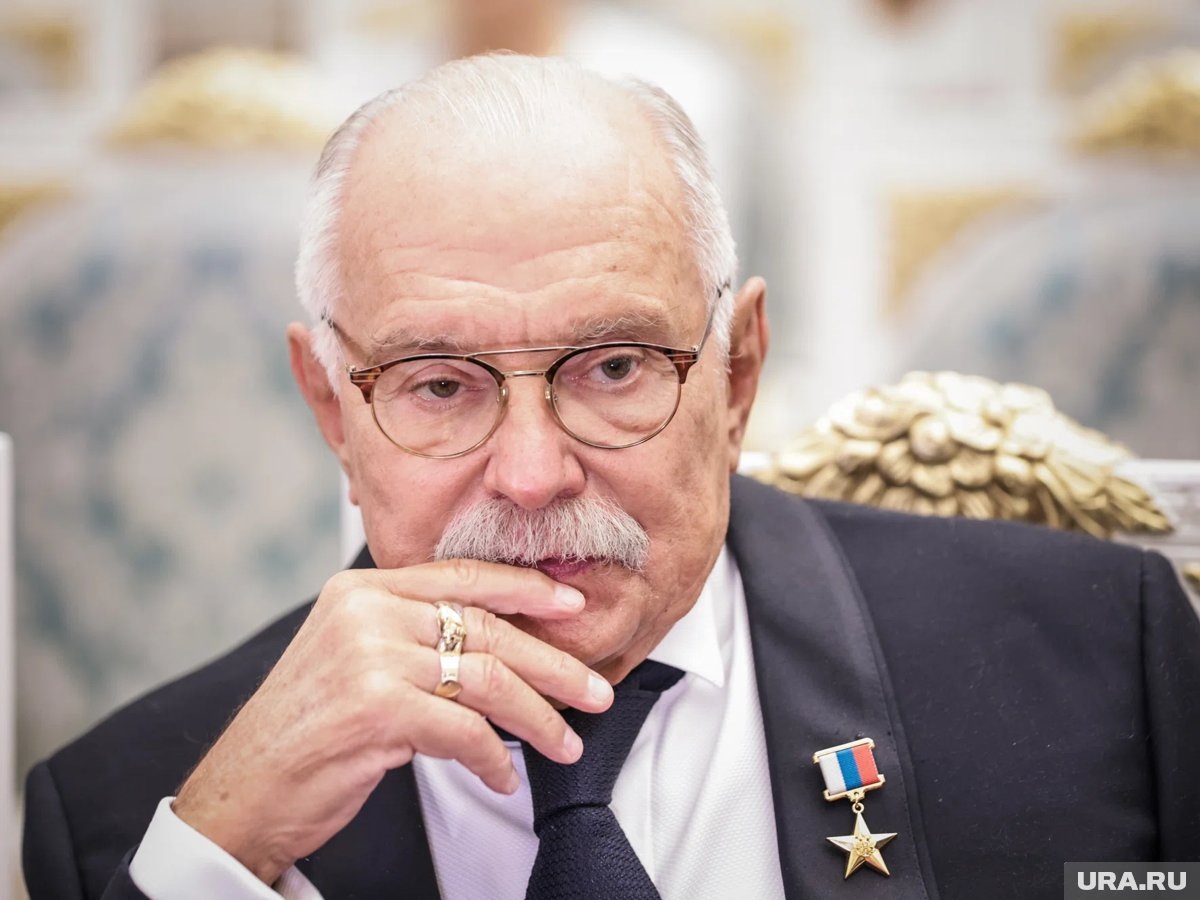    Режиссер Никита Михалков сегодня был задумчив