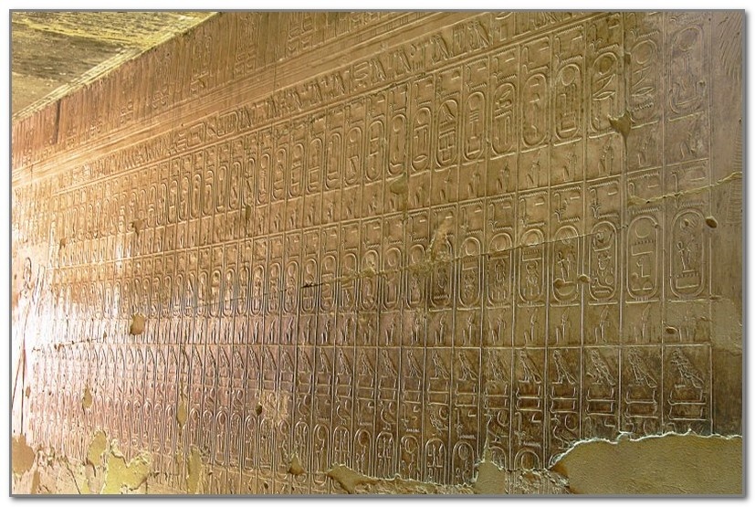 Фото 2. Абидосский список в храме Сети I (династический период)