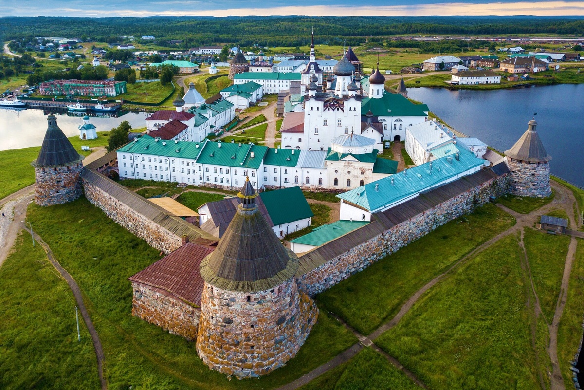 Соловецкий монастырь и крепость. Фото magput.ru
