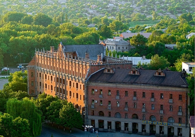 Гостиница «Украина», при строительстве – «Октябрь»