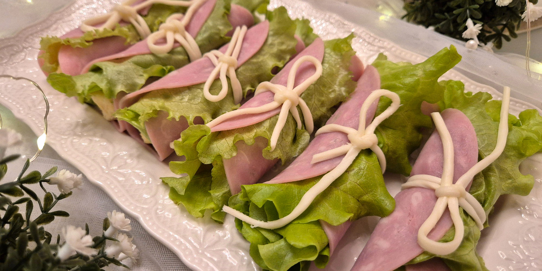 РУЛЕТИКИ ИЗ ВЕТЧИНЫ С СЫРОМ