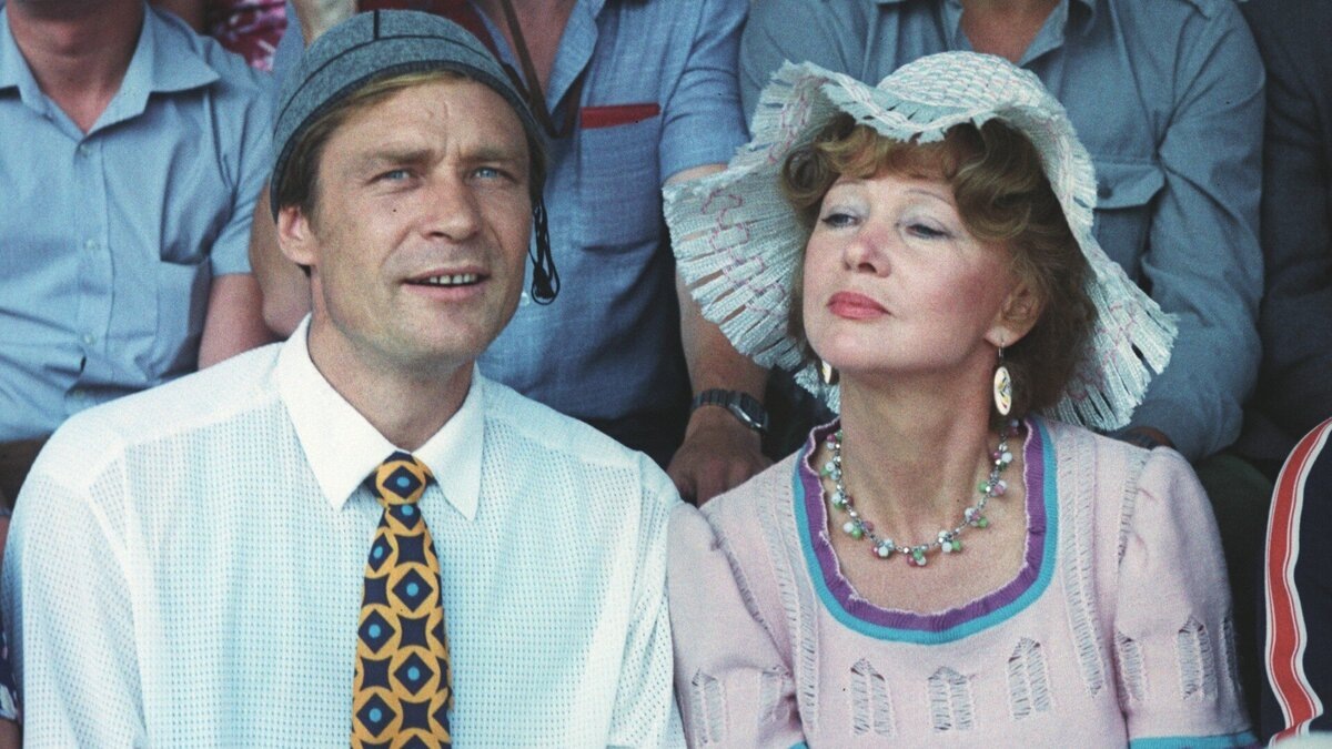 Михайлов и Гургченко в фильме "Любовь и Голуби"