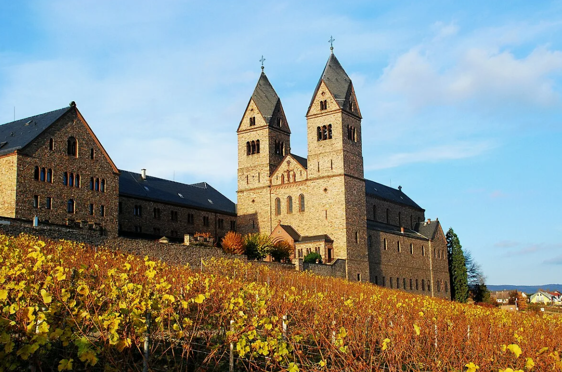 Женский Монастырь