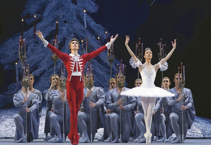 Сцена из балета "Щелкунчик" П.И.Чайковского в исполнении  балерины Екатерины Максимовой (Мари) и Владимира Васильева (Принц), в постановке Юрия Григоровича, Большой театр CССР, 1977 год