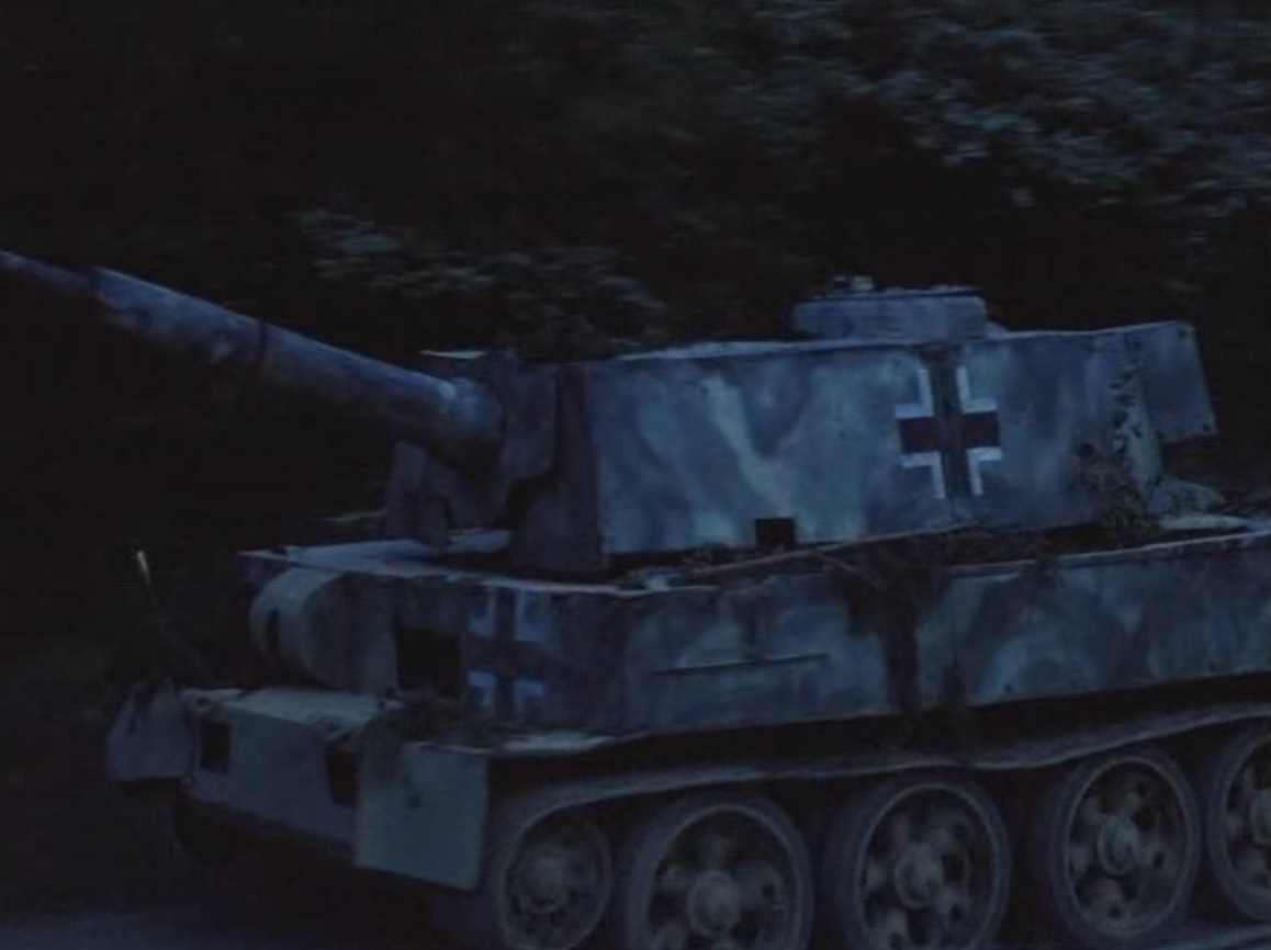Бутафорский немецкий танк на базе Т-34/85. Кадр из фильма