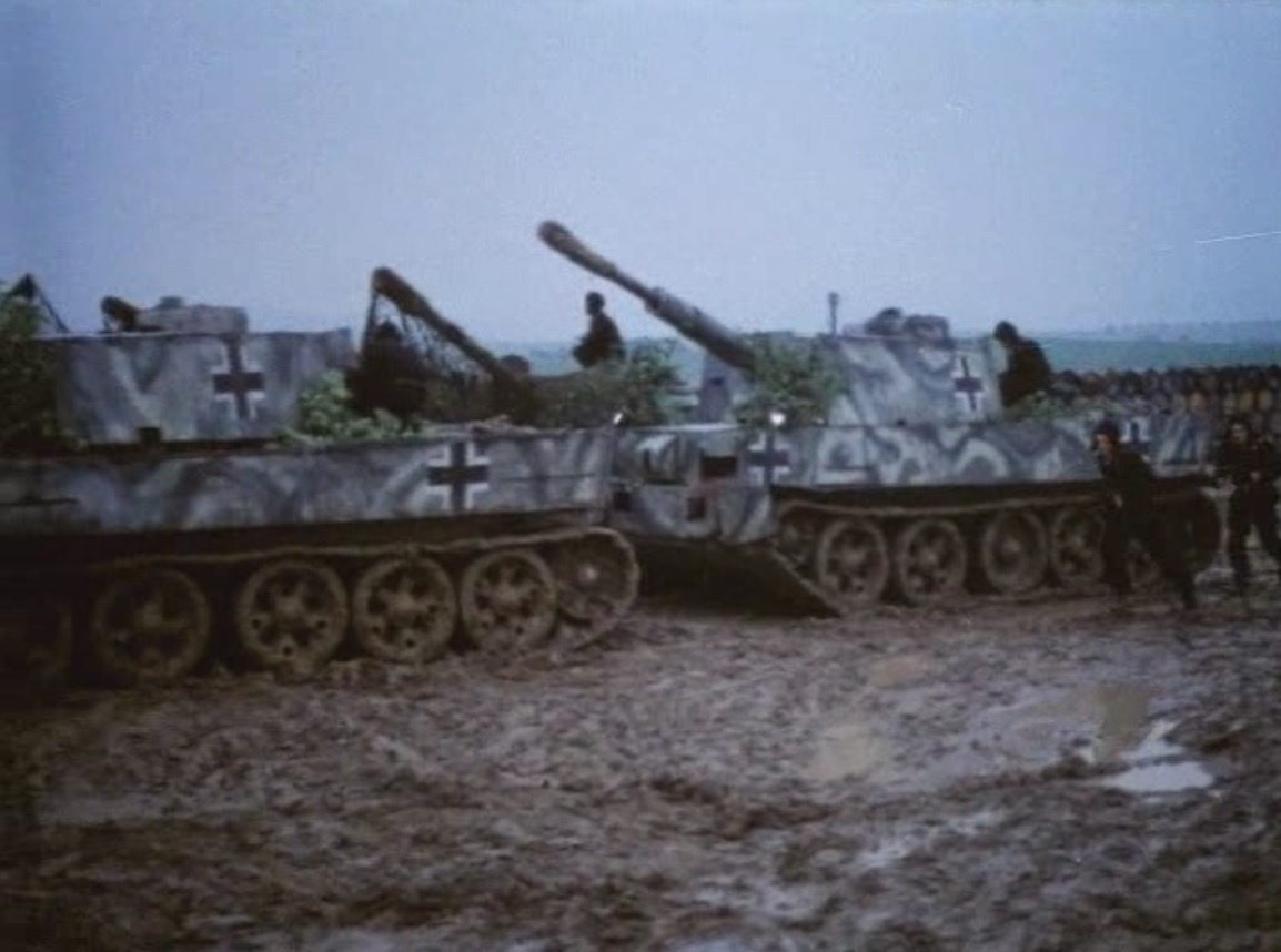 Бутафорские немецкие танки на базе Т-34/85. Кадр из фильма