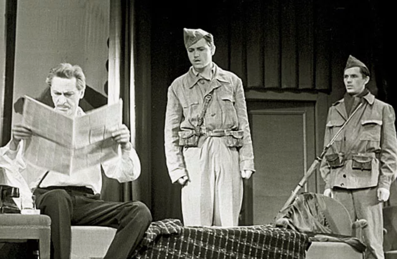    Молодой Станислав Любшин на сцене театра «Современник»