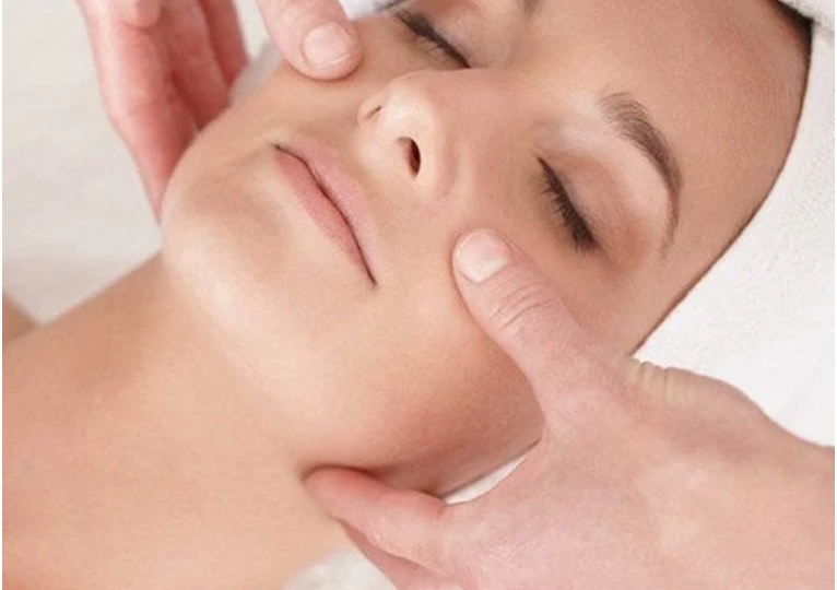 «МАССАЖ БЕЗ ИЛЛЮЗИЙ: ЧТО НА САМОМ ДЕЛЕ ПРОИСХОДИТ С ЛИЦОМ И ТЕЛОМ»