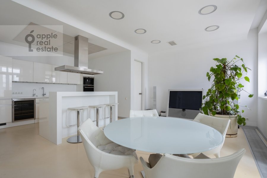 Фото из архива Apple Real Estate