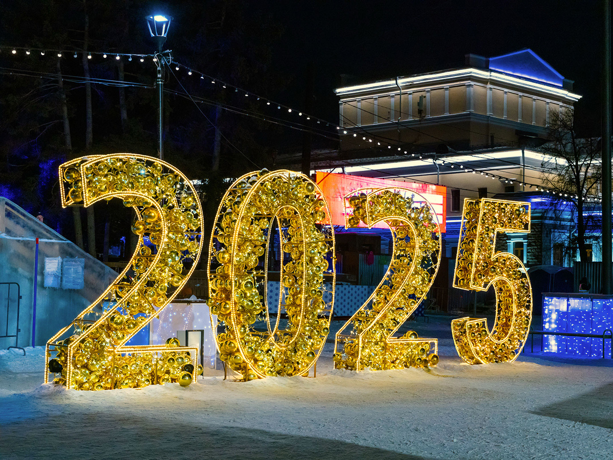 Фото и изображения: Юлия Боровикова, «Вечерний Челябинск» (1, 5, 6, 8, 10), Дмитрий Куткин, «Вечерний Челябинск» (2), Полина Быкова (3), ГУ МЧС России по Челябинской области (4), kremlin.ru (7), УКВЗ (9)