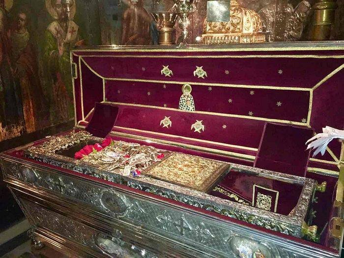 Рака с мощами святителя Спиридона на острове Корфу (Керкира) в Греции: фотография взята с Телеграм-канала "В поисках истины. Православие"