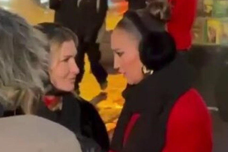    Певицу заметили на Васильевском острове. Фото: tvspb.ru