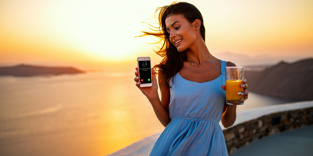 Мать требовала отменить мою свадьбу, чтобы отдать деньги на долги брата — я молча показала ей свой билет на самолет и заблокировала номер