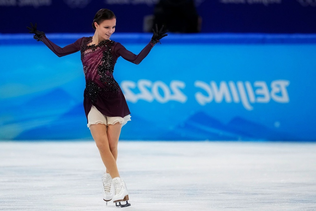 И сегодня я хочу спокойно и честно разобрать, что на самом деле едят известные спортсменки и почему их питание нельзя воспринимать как пример для обычной жизни.
