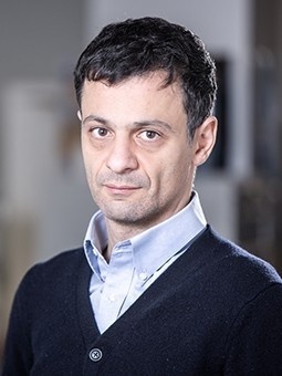 Артем Оганов