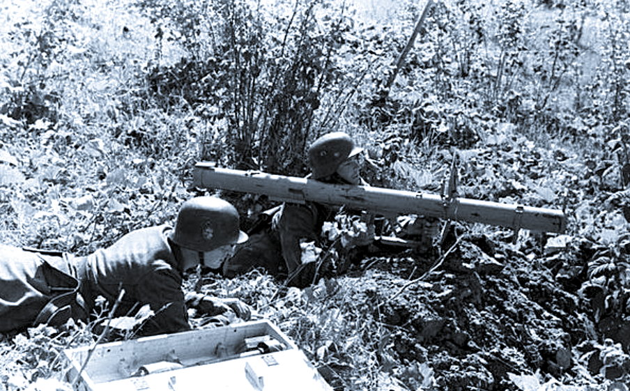 Солдаты 20-й эстонской гренадерской дивизии СС на Синимяэских высотах, 1944 г.