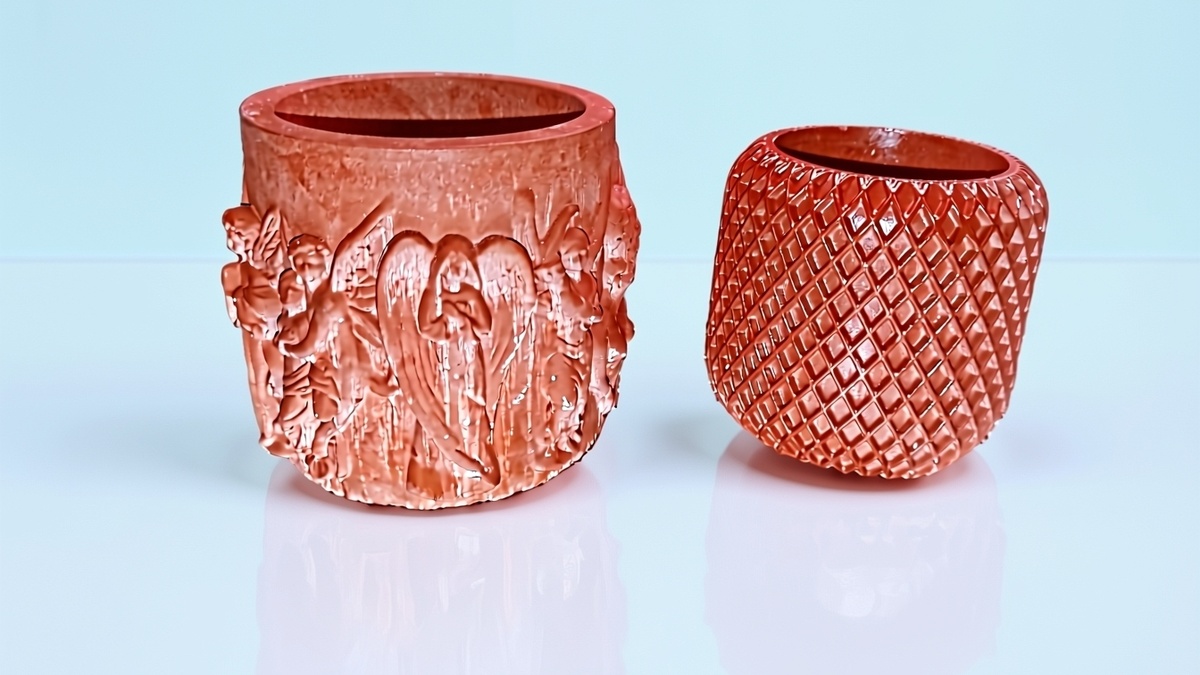 Тоже заготовка, но уже с красителями. Тогда кашпо одного цвета выходит. Цвета можно выбирать любые.