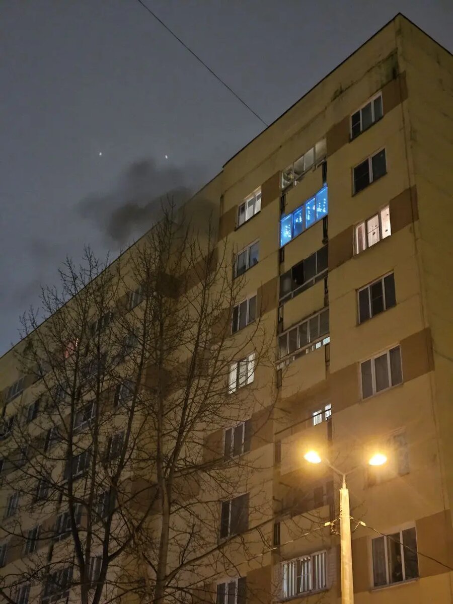    Пожар на Хошимина, 8. Фото: читательница Мойки78