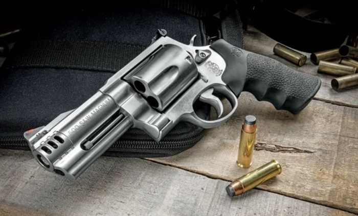 Smith & Wesson Model 500 выбирают те, кому важна максимальная кинетика