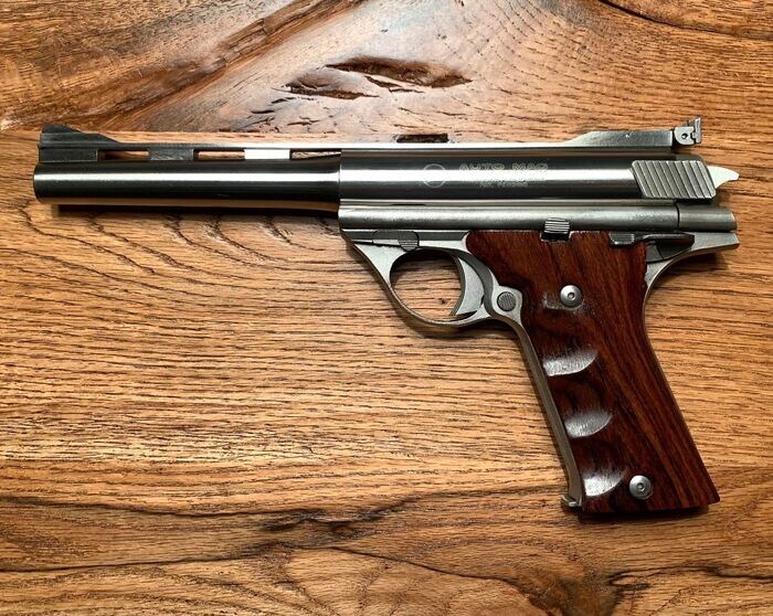 AutoMag и сходные с ним пистолеты имеют высокую историческую ценность
