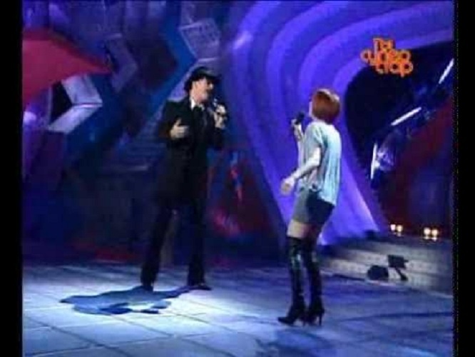 Может быть зря мы спешим
Только я почему-то
Эту минуту за тысячу лет
Не отдам